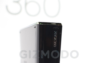 Illustration for article titled The New Xbox 360 in Person: So Glossy It Hurts